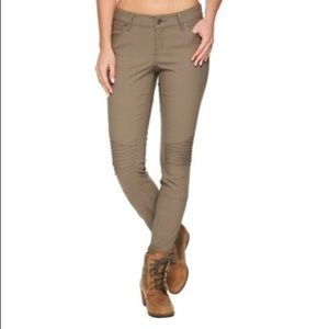 Prana Brenna Pant